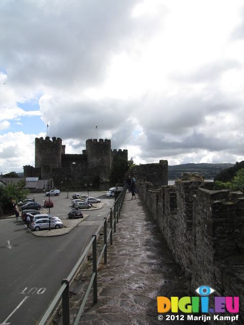 SX23241 Conwy Castle and medieval wall